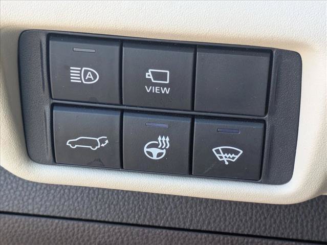 Used 2022 Toyota Highlander Limited FWD image 12
