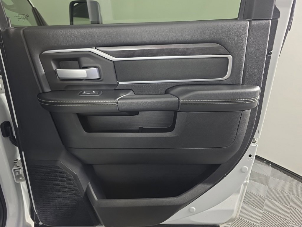 Used 2024 RAM 3500 Big Horn image 37