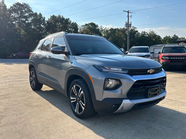 Used 2023 Chevrolet TrailBlazer LT FWD image 2