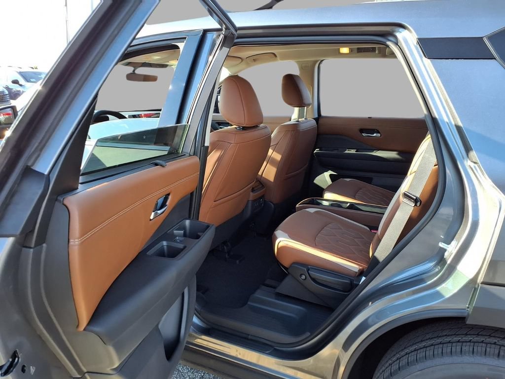 New 2026 Nissan Pathfinder Platinum AWD/4WD image 24