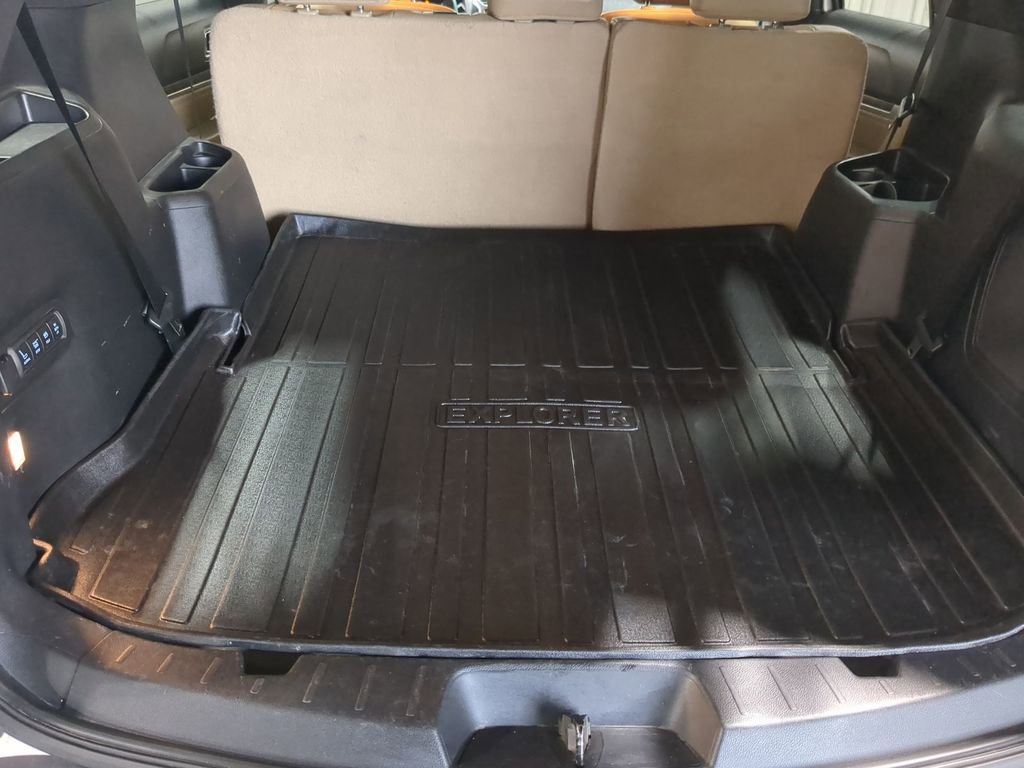 Used 2016 Ford Explorer Limited AWD/4WD image 34