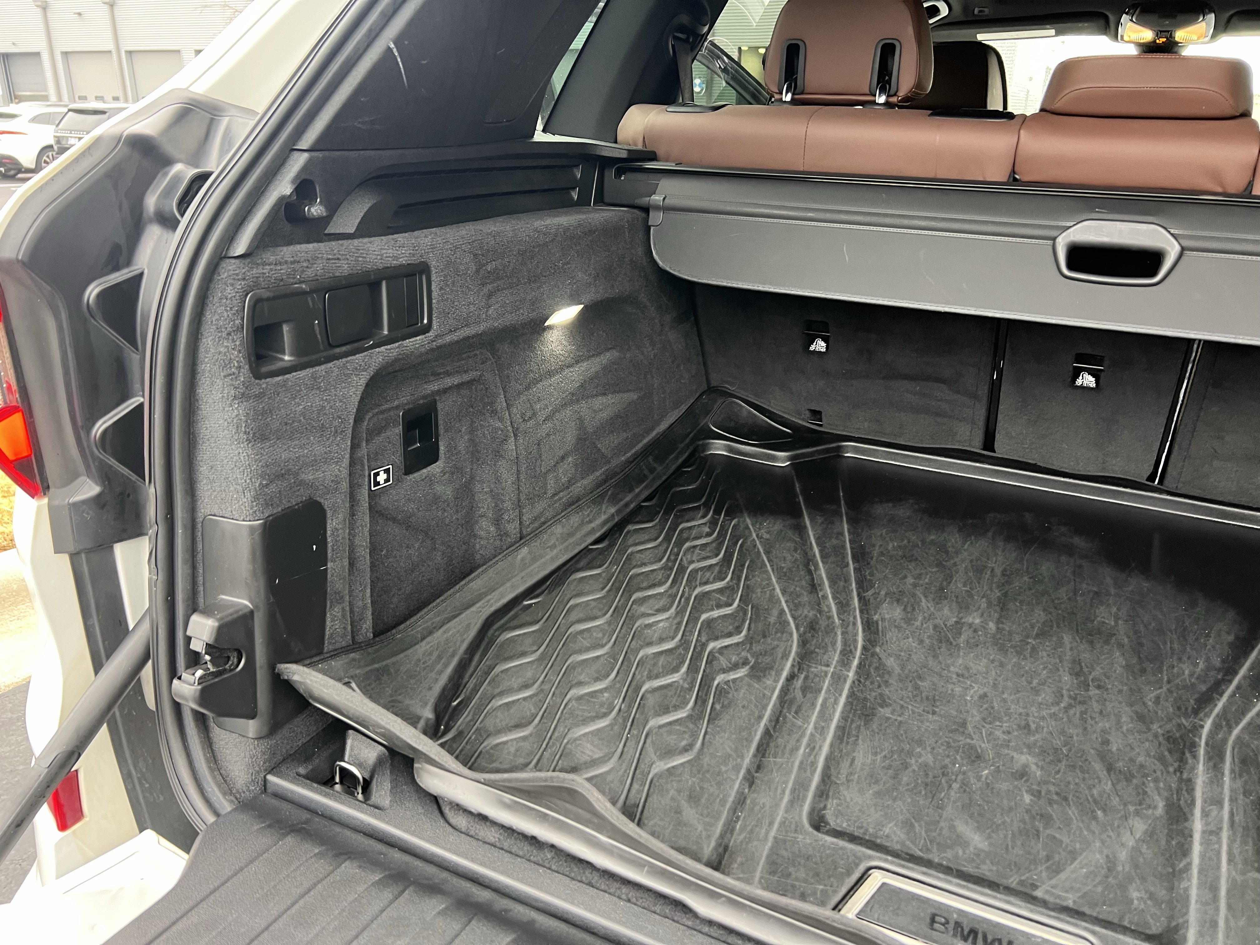 Used 2019 BMW X5 xDrive40i w/ M Sport Package image 38