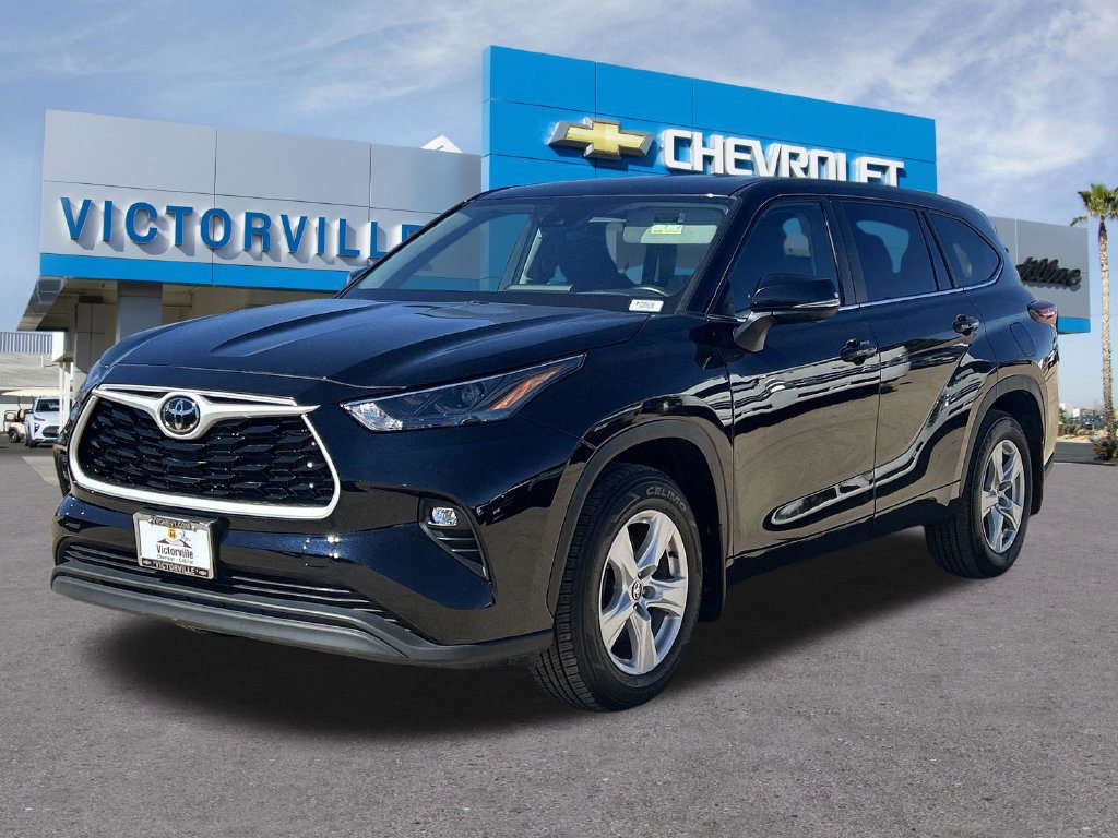 Used 2025 Toyota Highlander LE AWD/4WD image 9