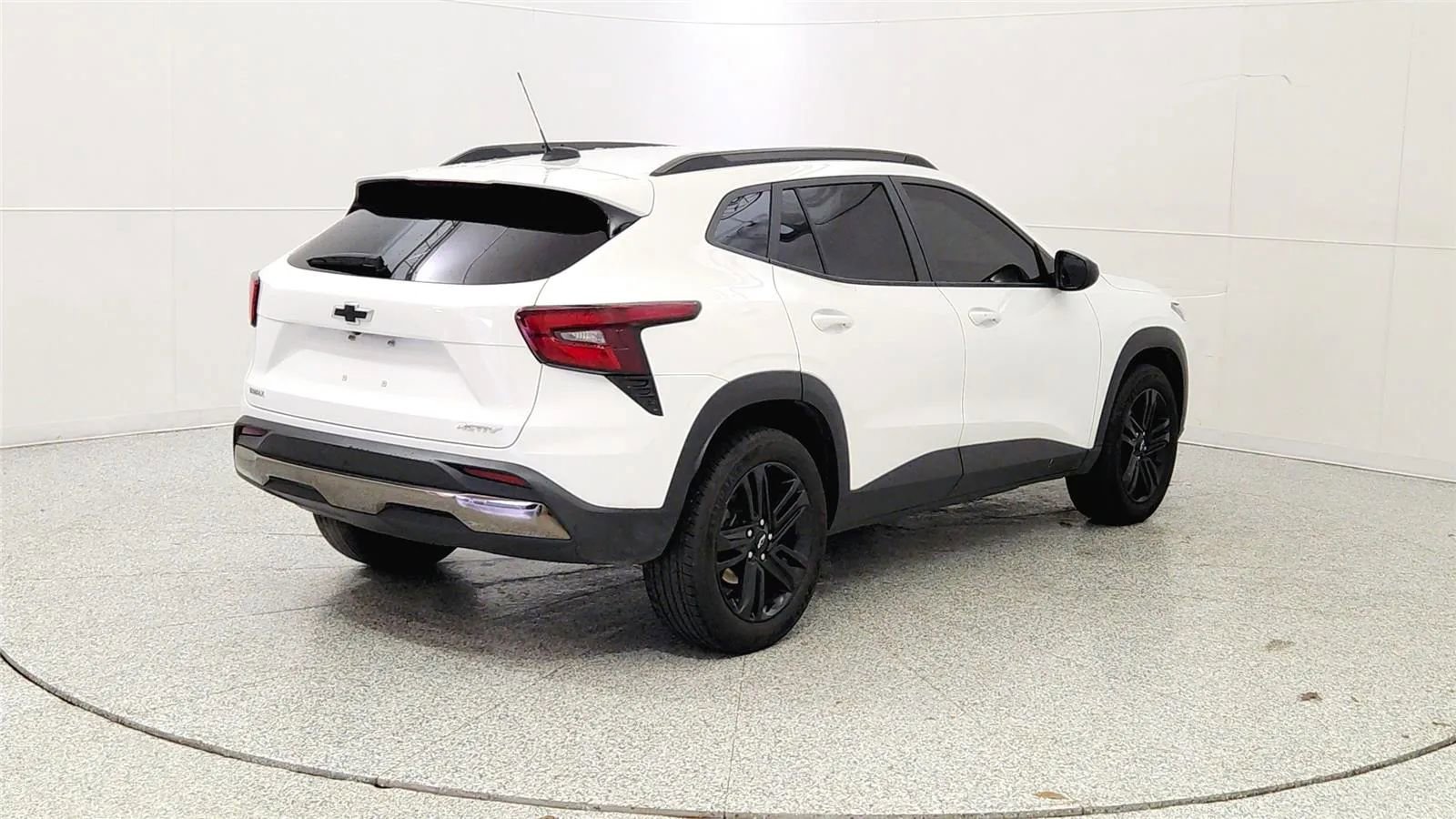 Used 2025 Chevrolet Trax ACTIV w/ Sunroof Package image 7