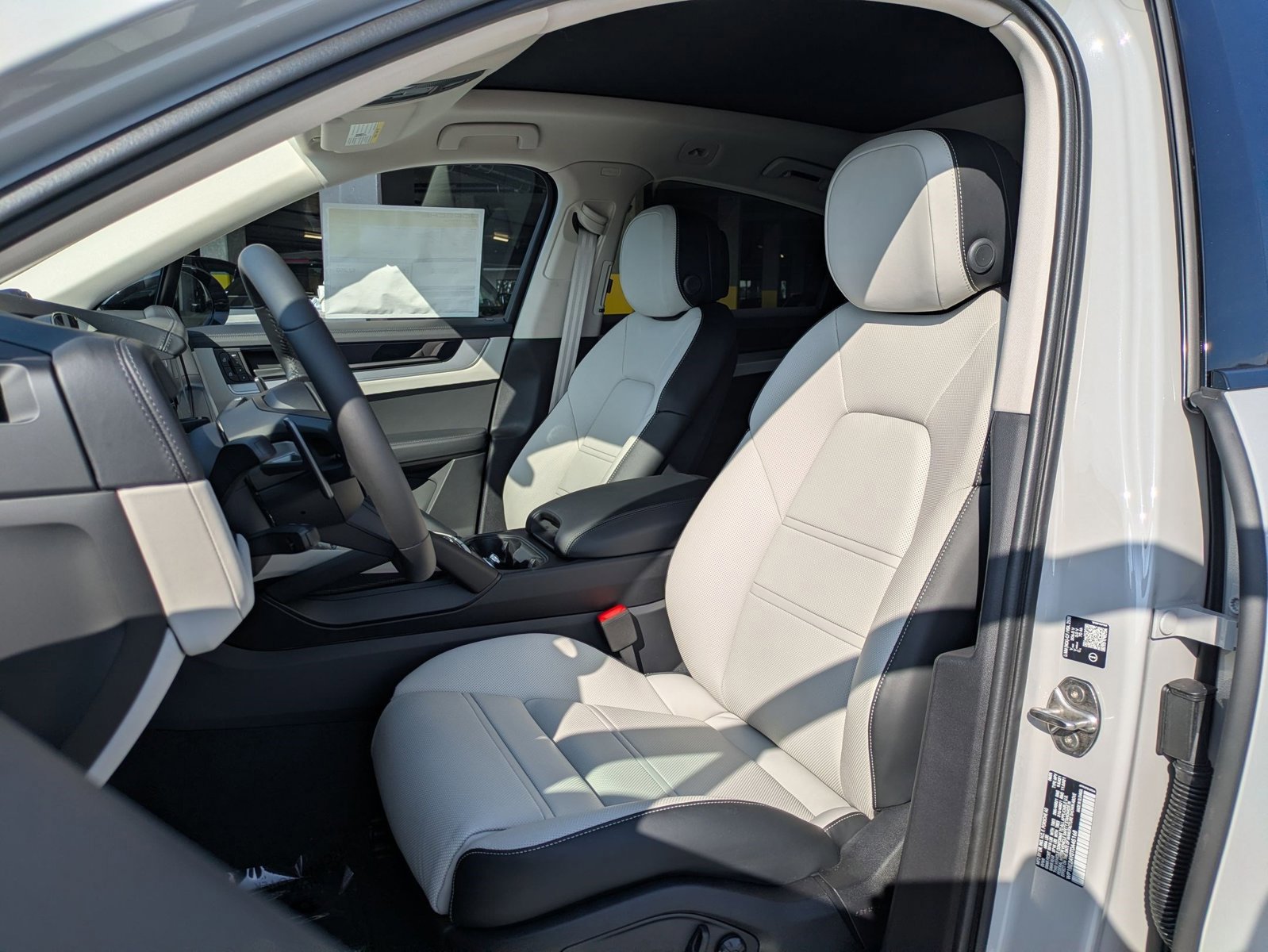 New 2026 Porsche Cayenne E-Hybrid image 5