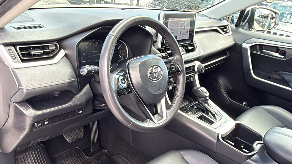 Used 2024 Toyota RAV4 XLE Premium FWD image 25