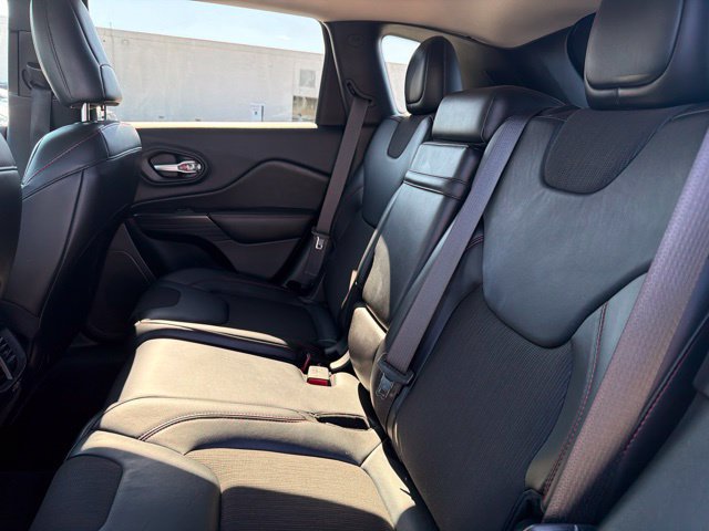 Used 2016 Jeep Cherokee Trailhawk AWD/4WD image 20
