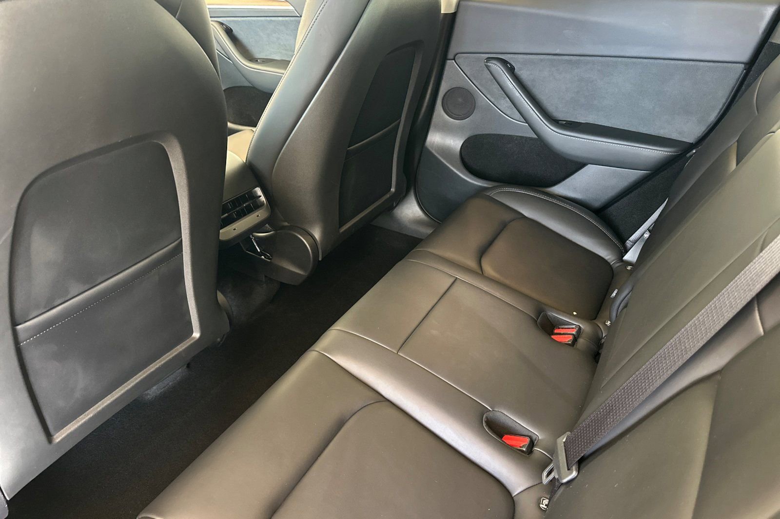 Used 2025 Tesla Model Y Long Range image 12