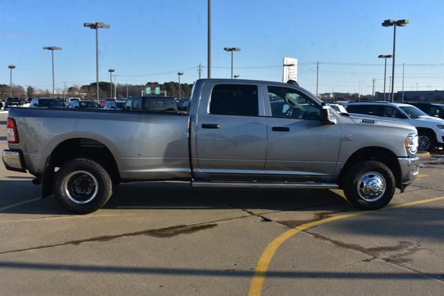 Used 2024 RAM 3500 Tradesman w/ Chrome Appearance Group image 4