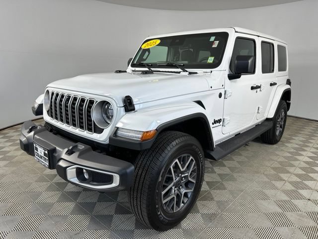 Used 2025 Jeep Wrangler Unlimited Sahara AWD/4WD image 10