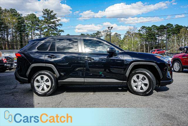 Used 2019 Toyota RAV4 LE image 2