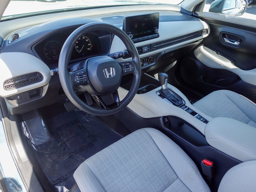 Used 2023 Honda HR-V LX image 11