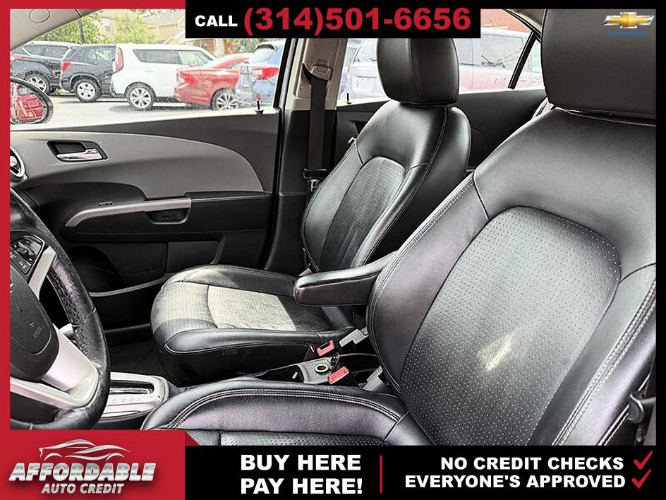 Used 2018 Chevrolet Sonic Premier FWD image 10