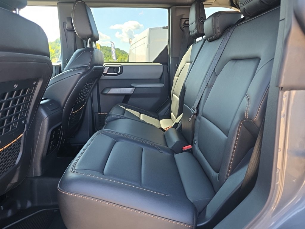Used 2022 Ford Bronco Badlands image 14