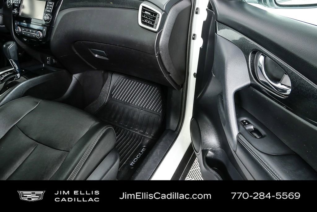 Used 2016 Nissan Rogue SL w/ SL Premium Package image 26