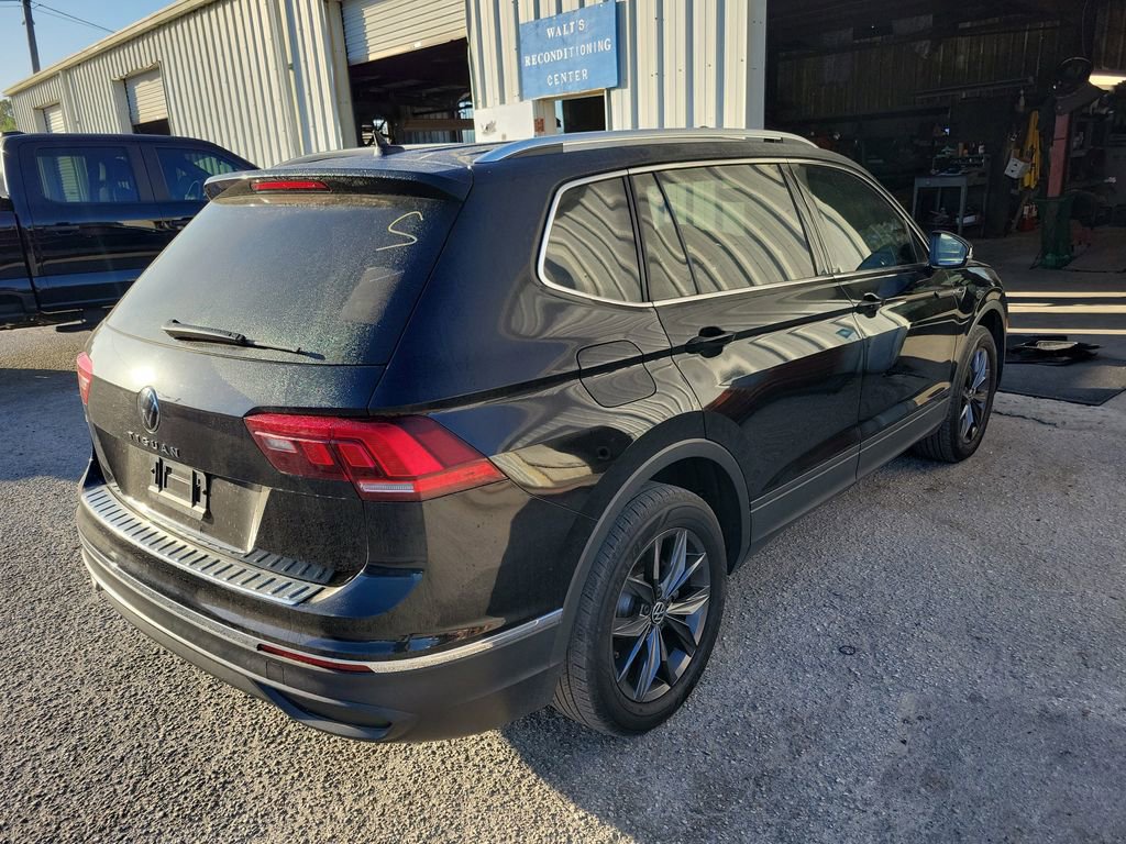 Used 2022 Volkswagen Tiguan SE image 3