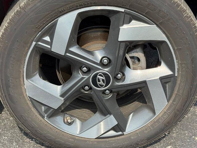 Used 2021 Hyundai Venue SEL w/ Cargo Package FWD image 17