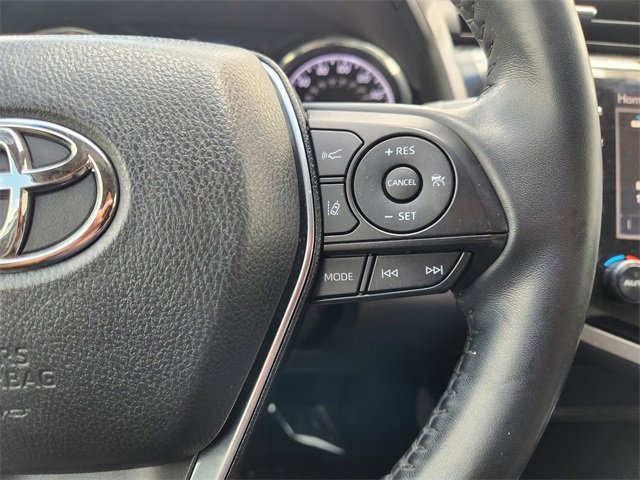 Used 2020 Toyota Camry SE w/ Sunroof Package FWD image 31