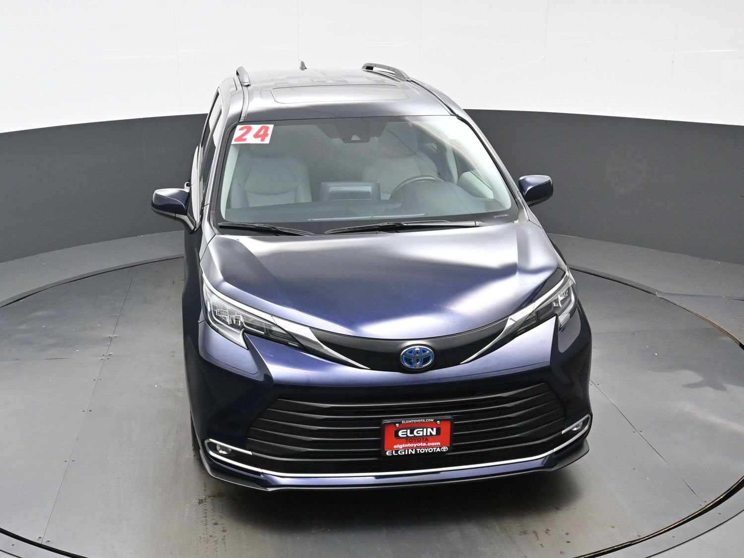 Used 2024 Toyota Sienna XLE FWD image 37