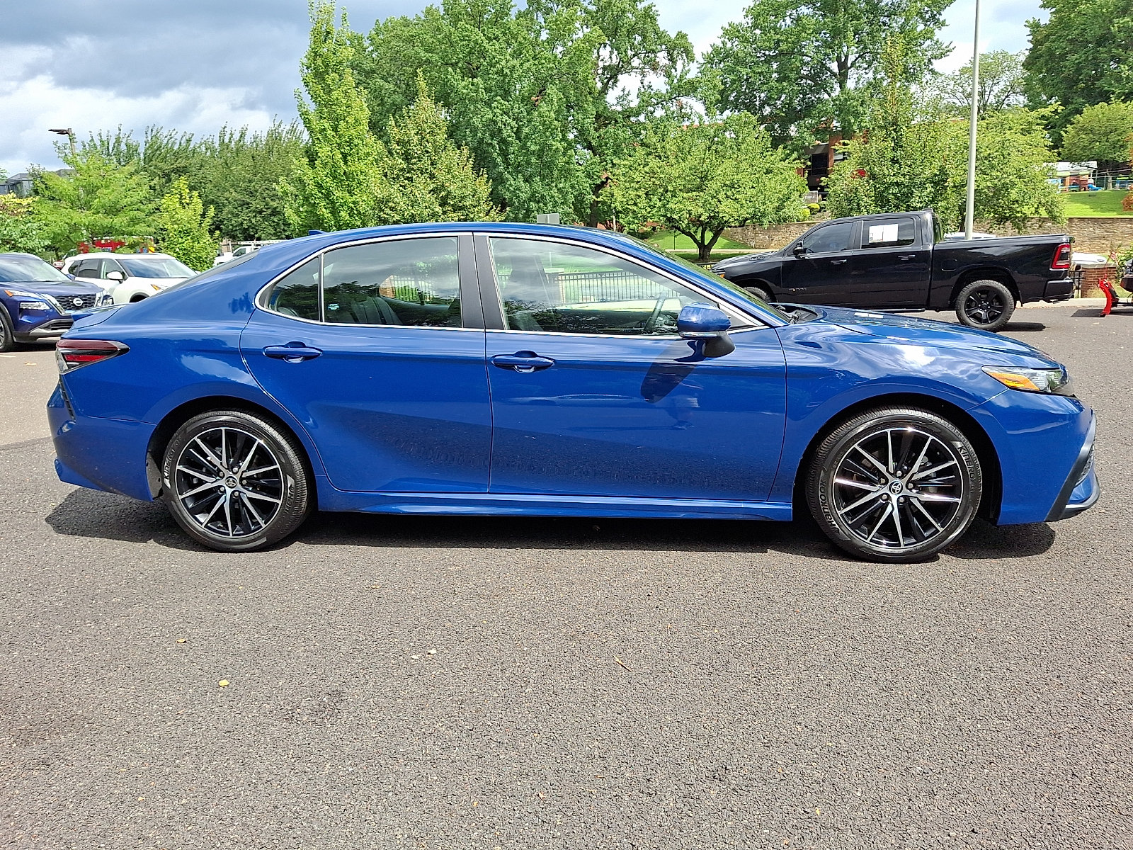 Used 2024 Toyota Camry SE AWD/4WD image 7
