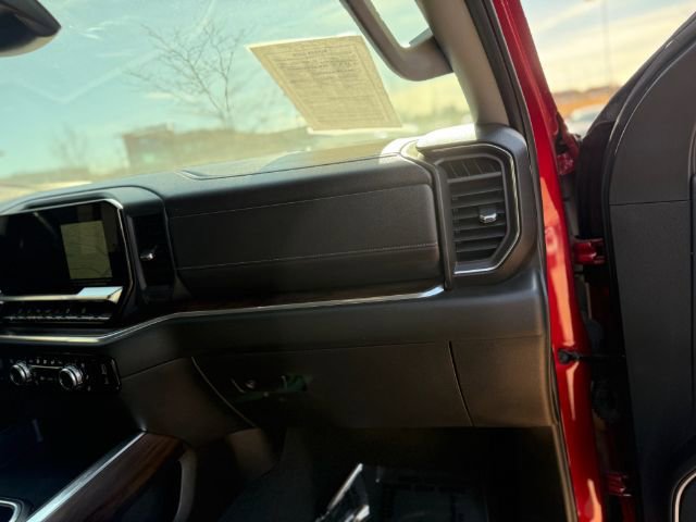 Used 2024 GMC Sierra 2500 SLT w/ SLT Premium Package image 24