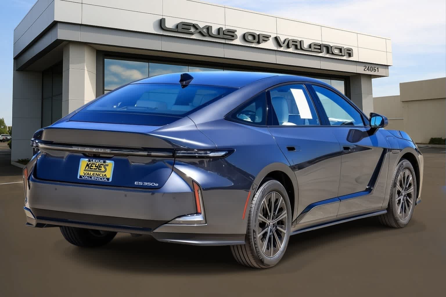 New 2026 Lexus ES 350e FWD image 4