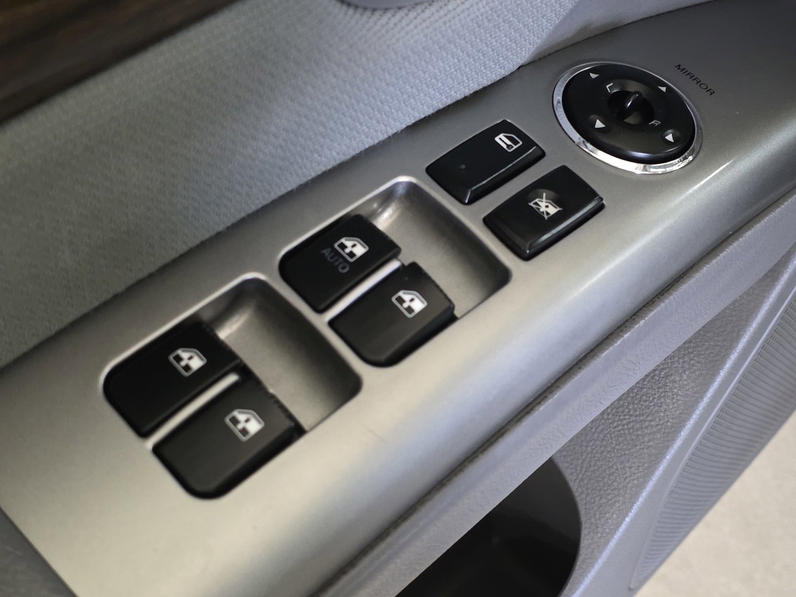 Used 2011 Hyundai Santa Fe GLS image 21