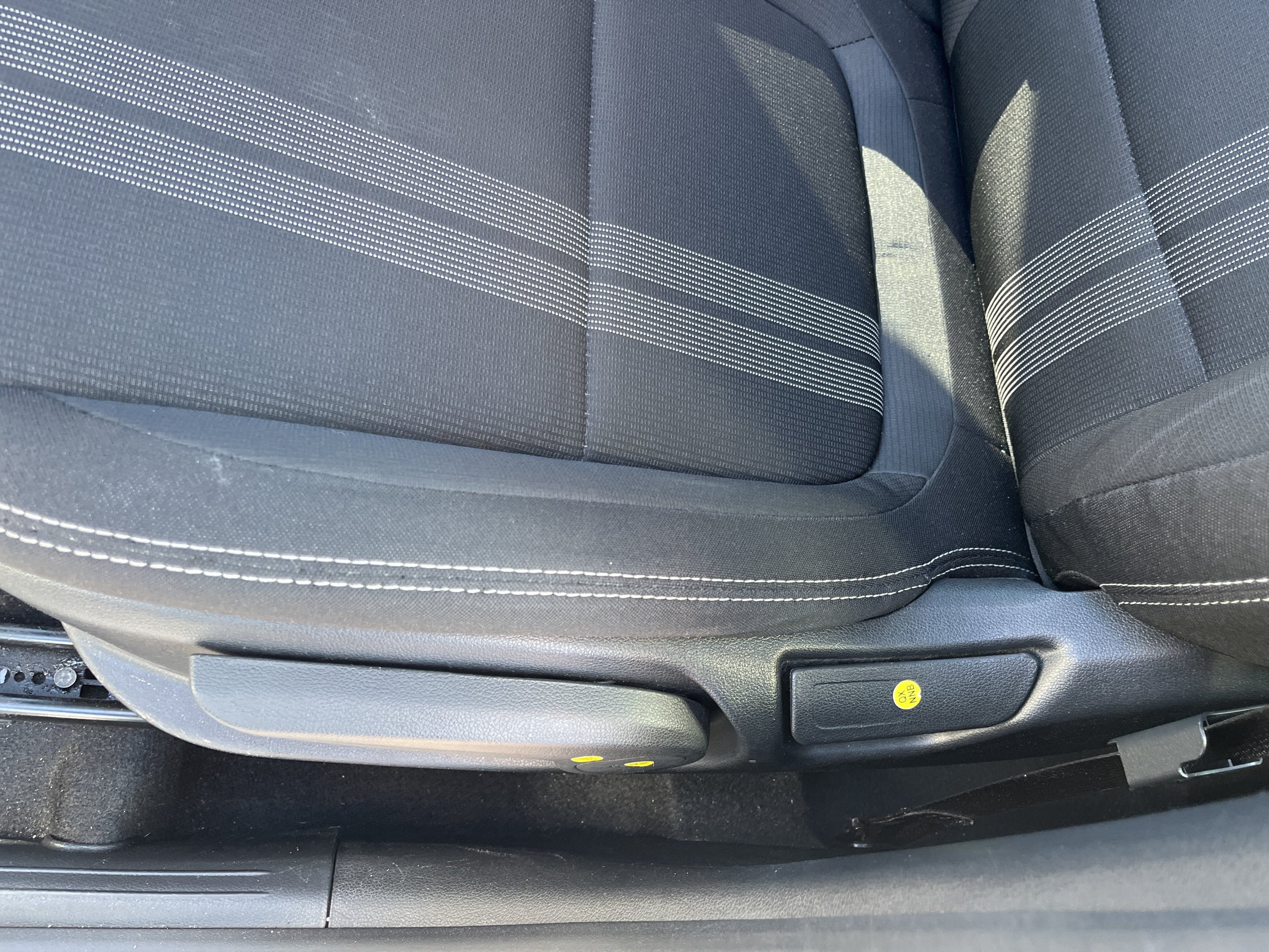 Used 2025 Hyundai Venue SEL FWD image 14