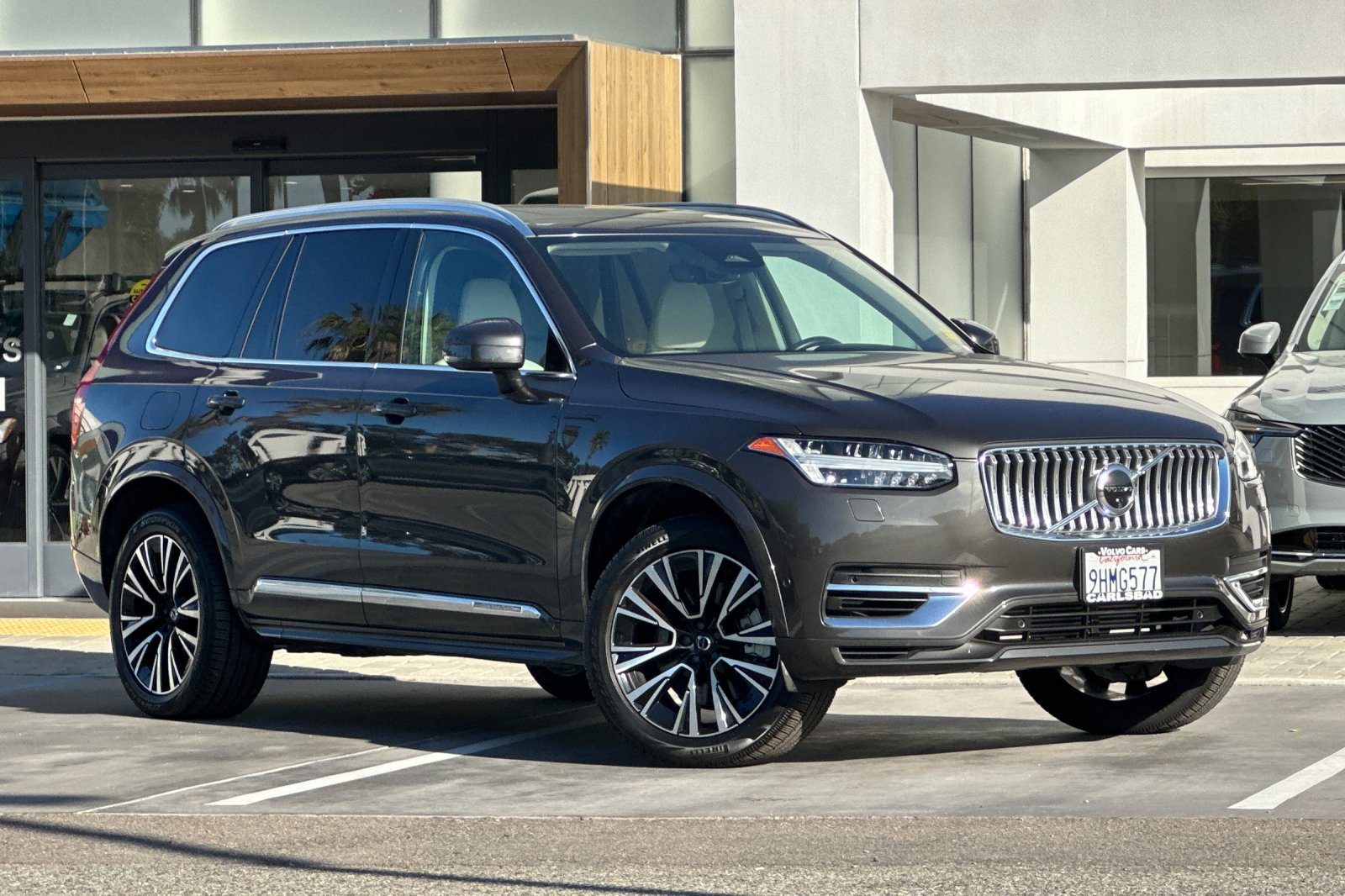 Certified 2023 Volvo XC90 T8 Plus w/ Protection Package AWD/4WD image 2
