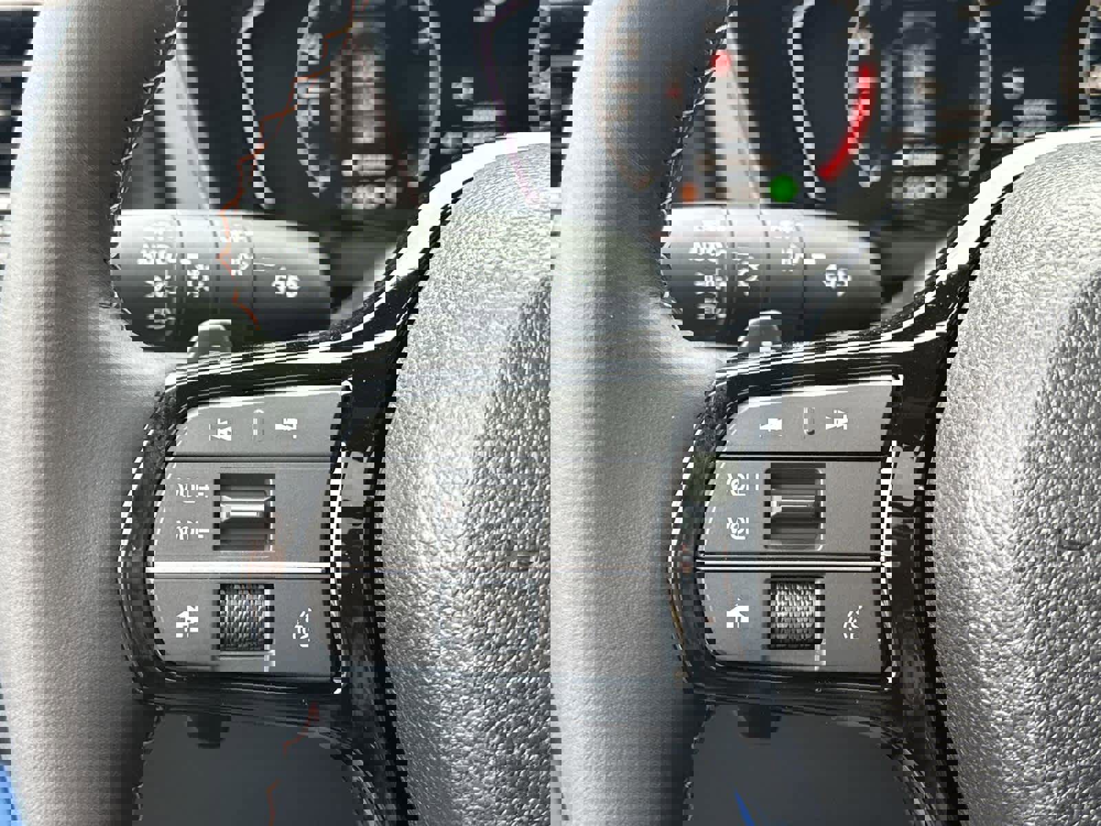 Used 2025 Honda Pilot TrailSport image 19