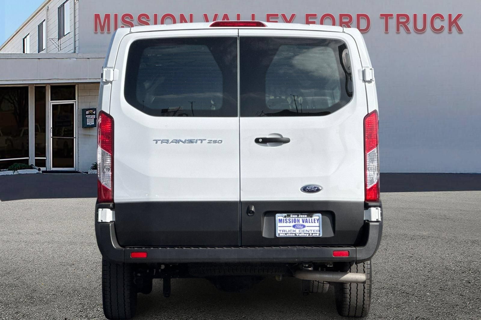 Used 2025 Ford Transit 250 Low Roof w/ Exterior Upgrade Package RWD image 5