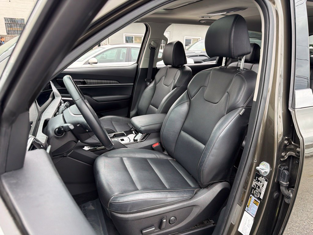 Used 2023 Kia Telluride EX AWD/4WD image 39