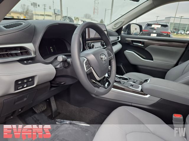 New 2026 Toyota Highlander Platinum image 26