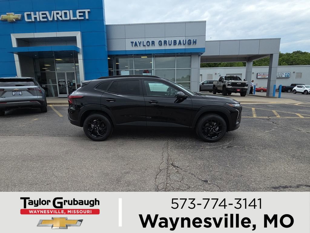 New 2026 Chevrolet Trax LT w/ Sunroof Package