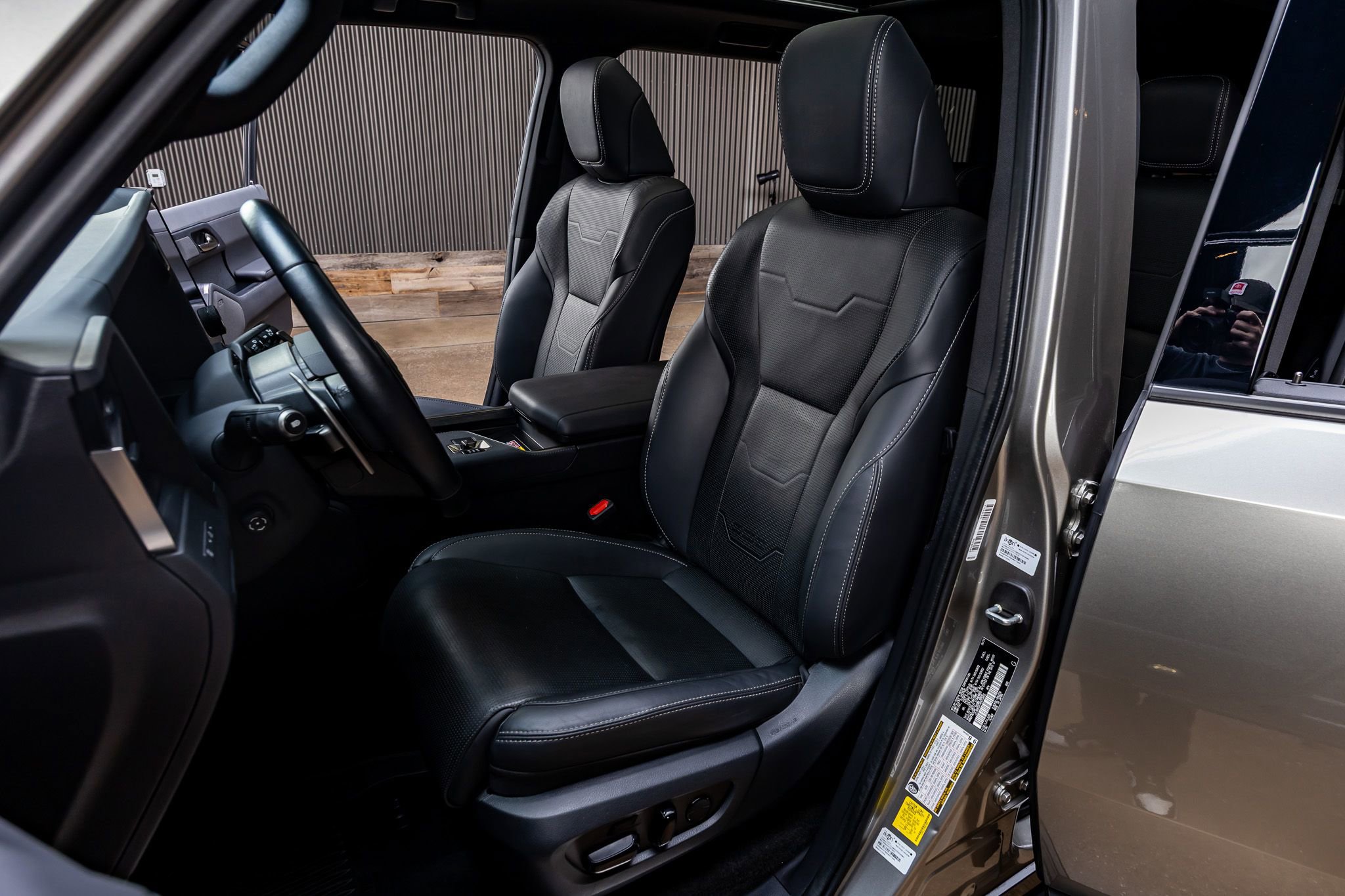 Used 2024 Lexus GX 550 w/ Accessory Package (Z1) AWD/4WD image 29
