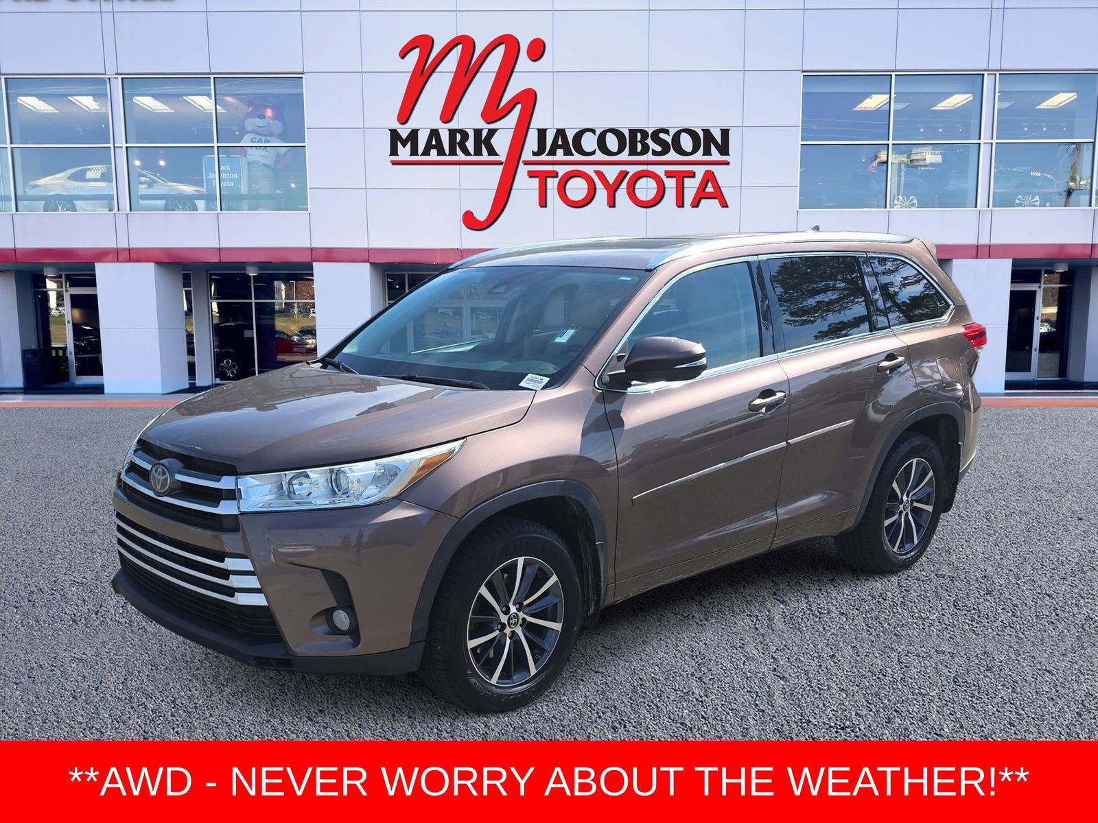 Used 2017 Toyota Highlander XLE image 1