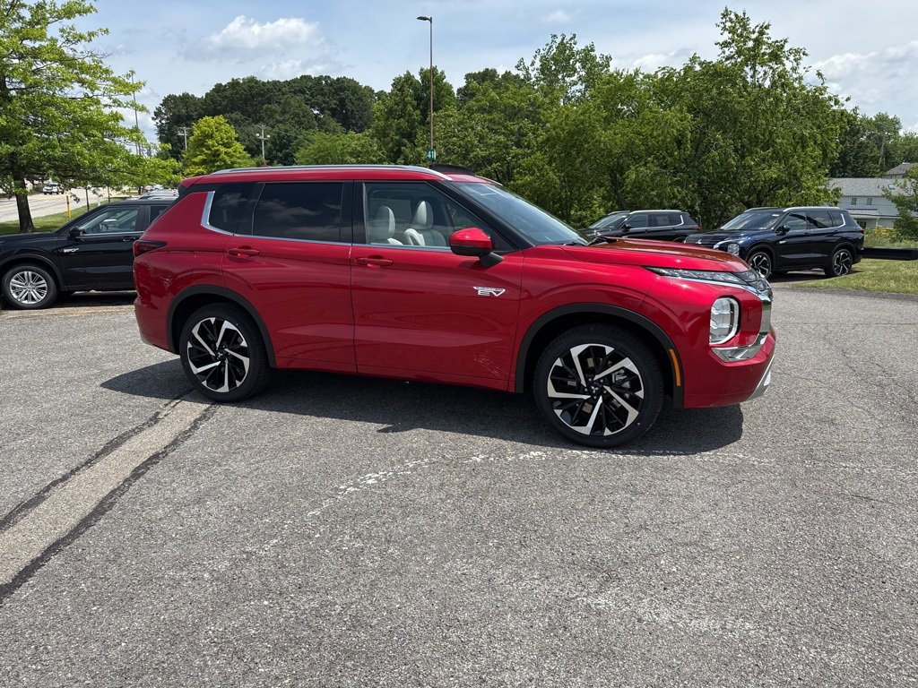 New 2025 Mitsubishi Outlander SEL image 3