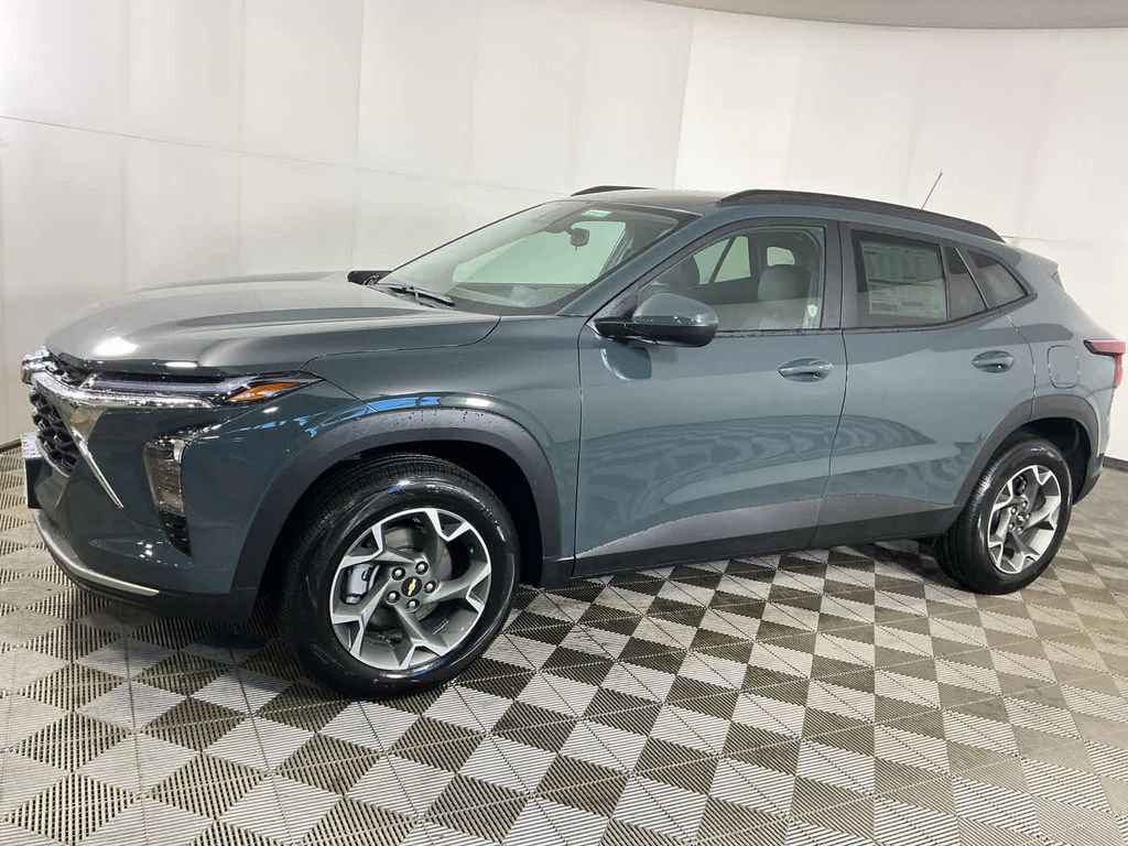 New 2026 Chevrolet Trax LT w/ Driver Confidence Package image 3