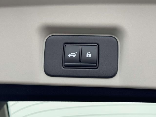 Used 2023 Nissan Ariya AWD image 14