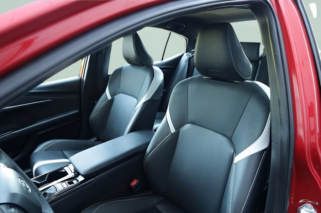 Used 2025 Toyota Camry SE FWD image 19