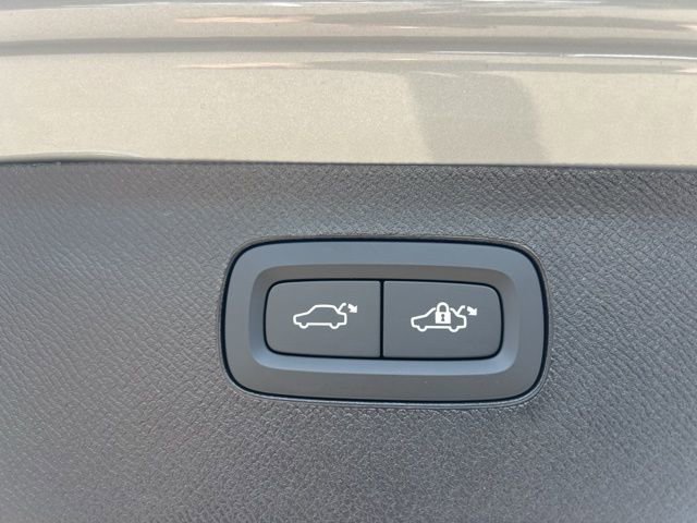 New 2026 Volvo XC90 B6 Ultra w/ Protection Package image 28