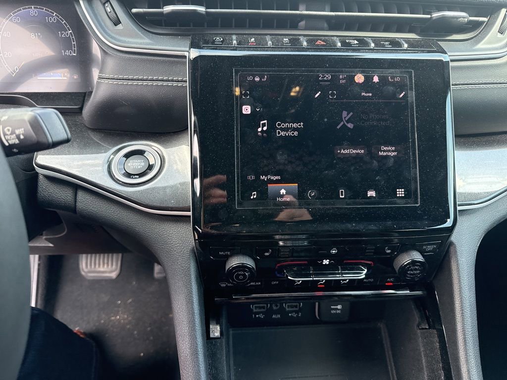 Used 2023 Jeep Grand Cherokee L Laredo image 15