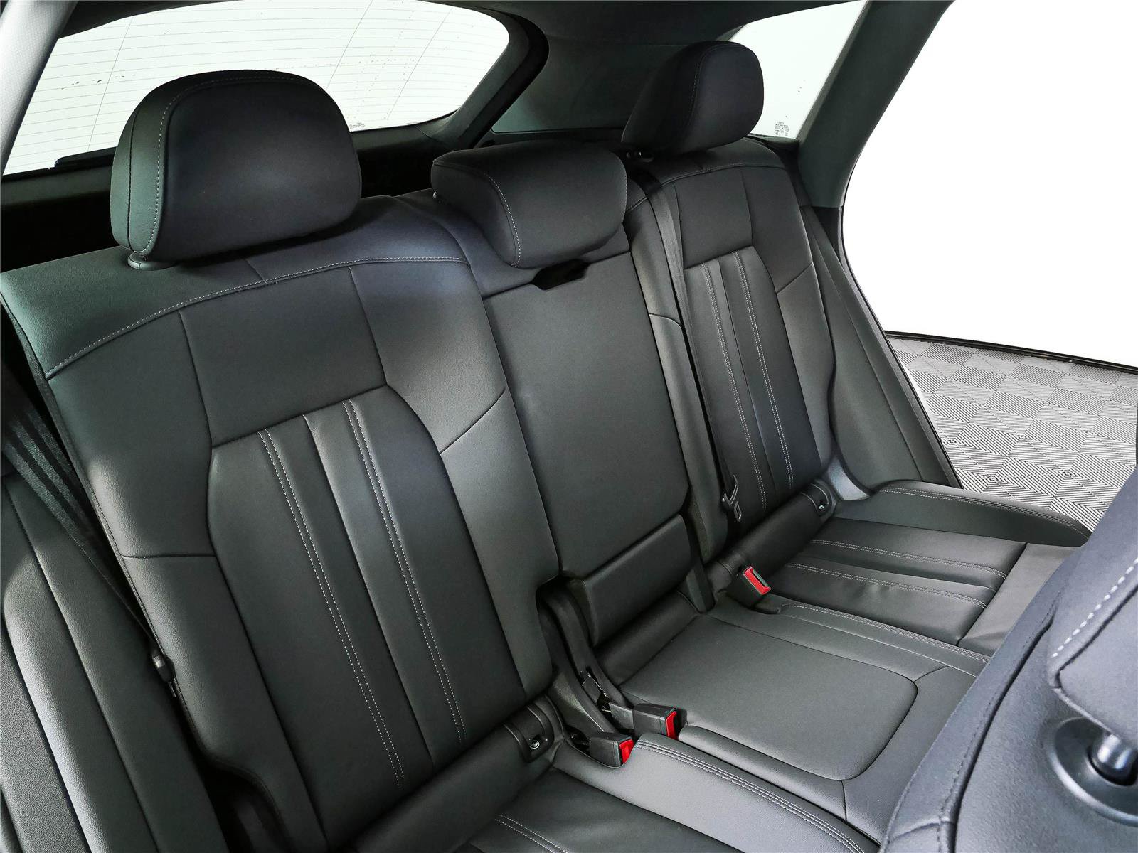 Used 2025 Audi Q5 Premium w/ Convenience Package AWD/4WD image 23