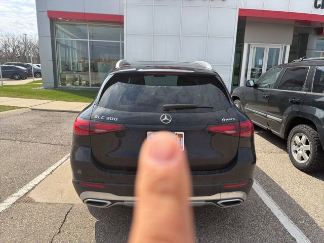 Used 2024 Mercedes-Benz GLC 300 4MATIC image 8
