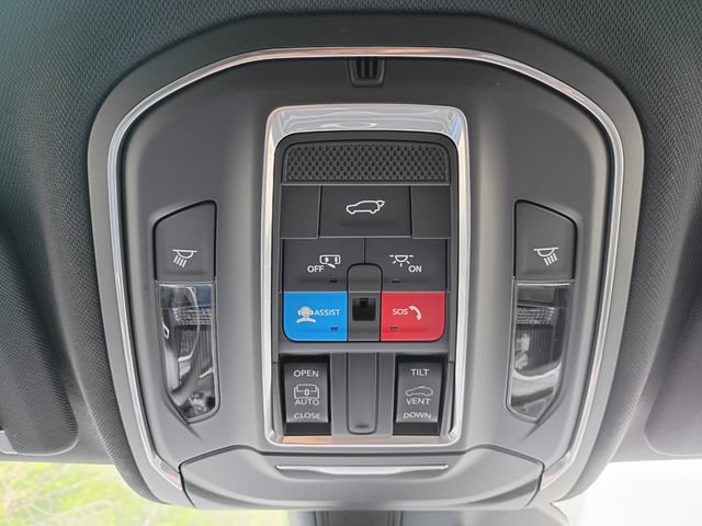 New 2026 Jeep Grand Cherokee Altitude AWD/4WD image 18
