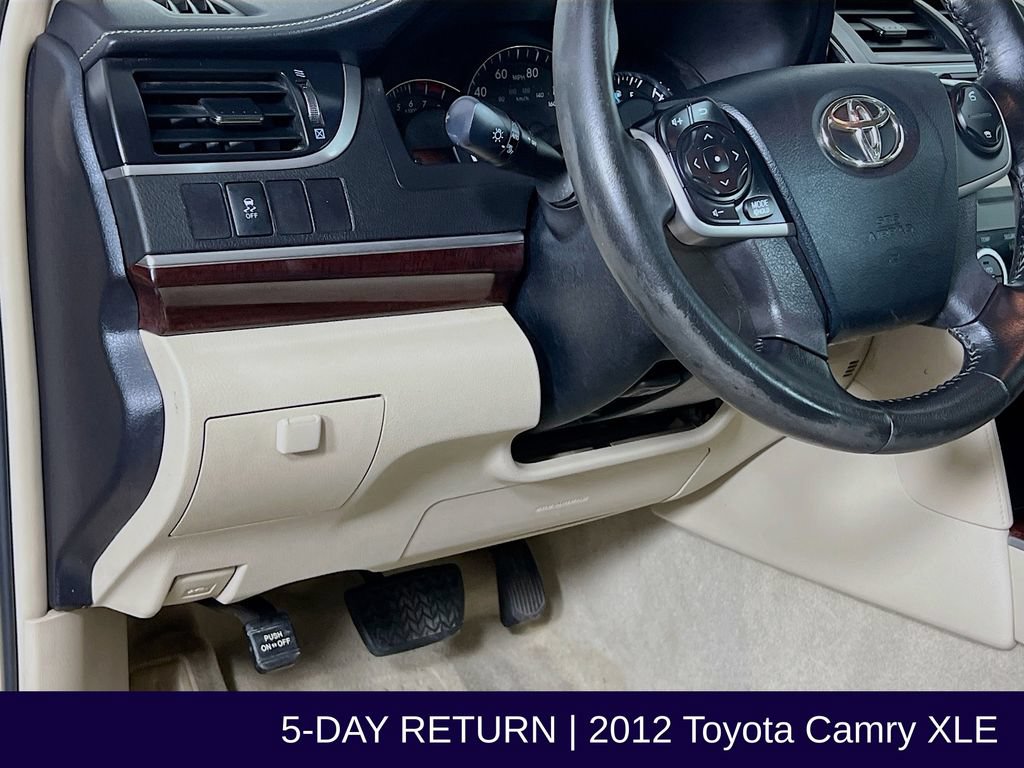 Used 2012 Toyota Camry XLE FWD image 12
