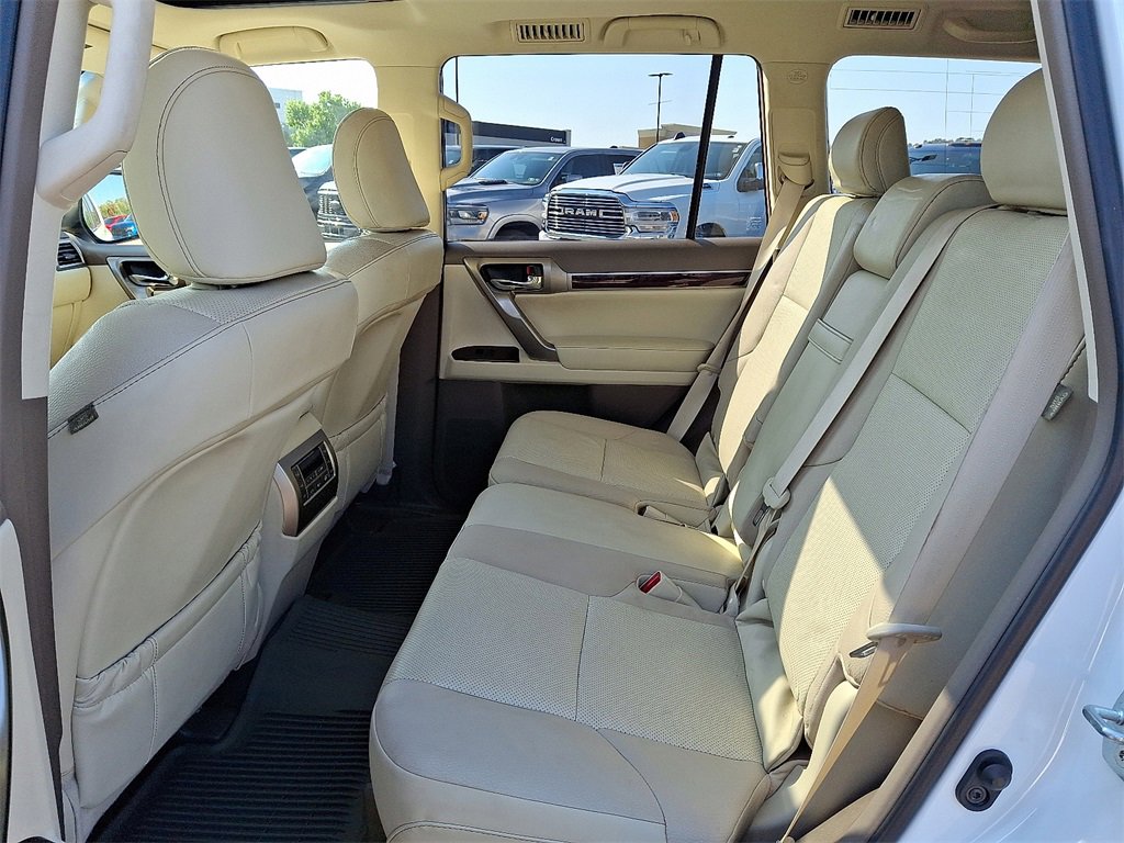 Used 2019 Lexus GX 460 image 10