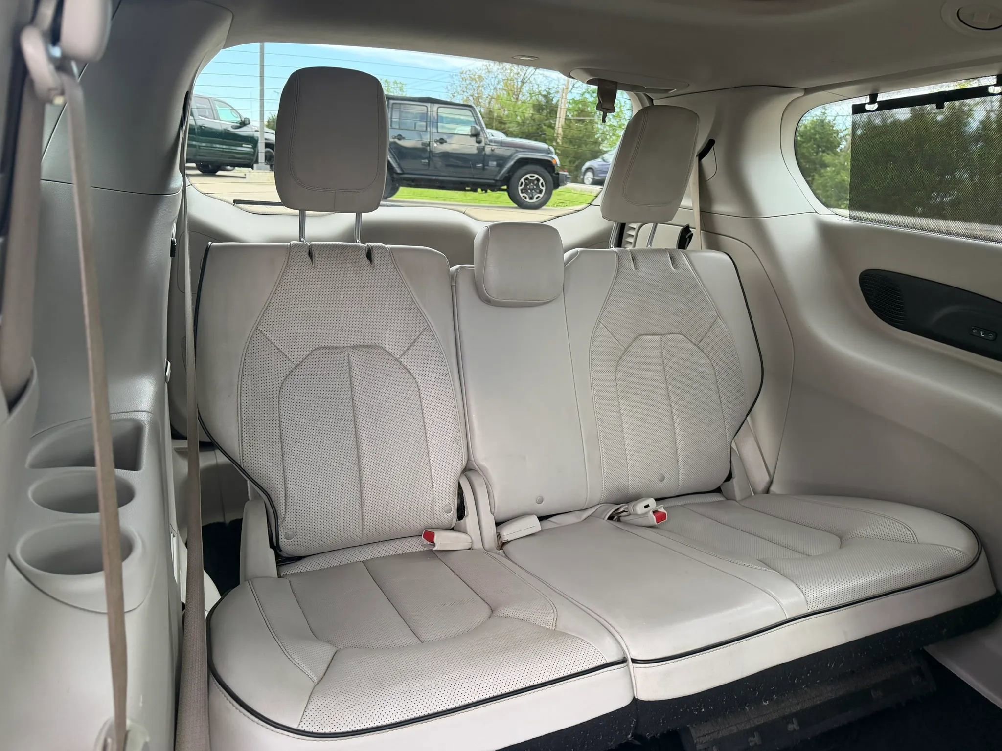 Used 2021 Chrysler Pacifica Limited image 48