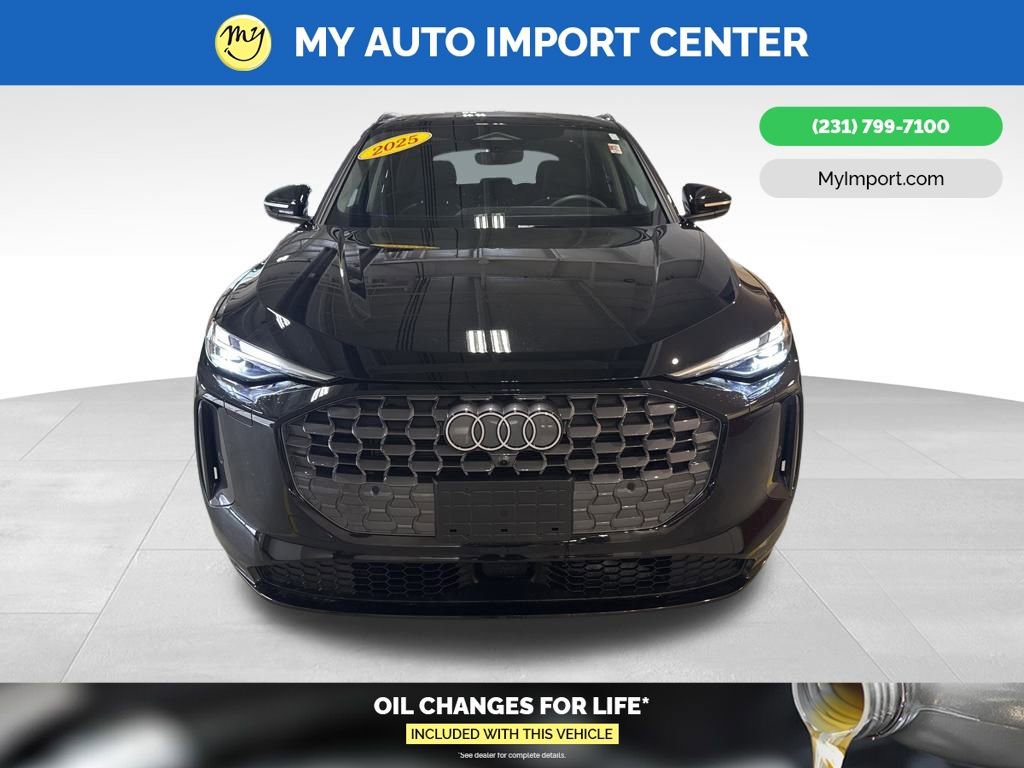 Used 2025 Audi Q5 Premium w/ Convenience Package image 2