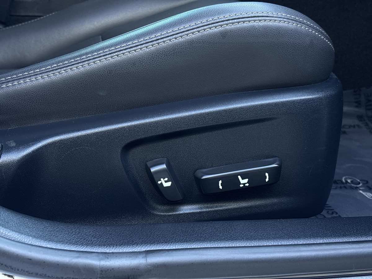 Used 2016 Lexus IS 200t image 21